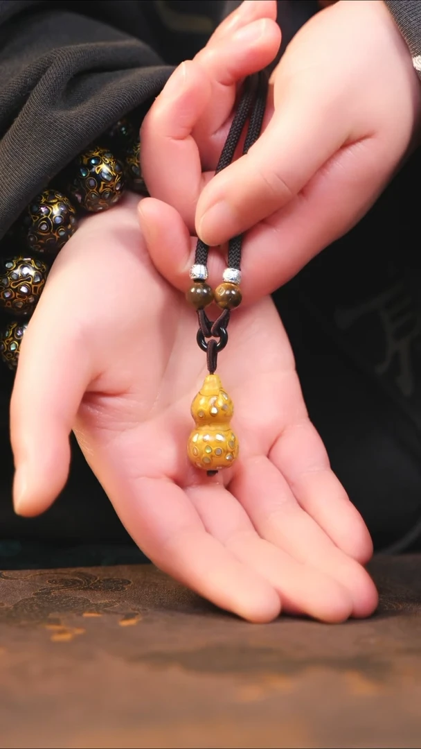 【闪购商品】金黄大漆紫光檀螺钿小脖挂