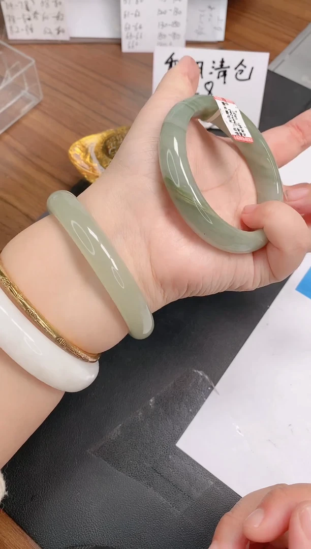 未镶嵌手镯石英质玉36/58-59