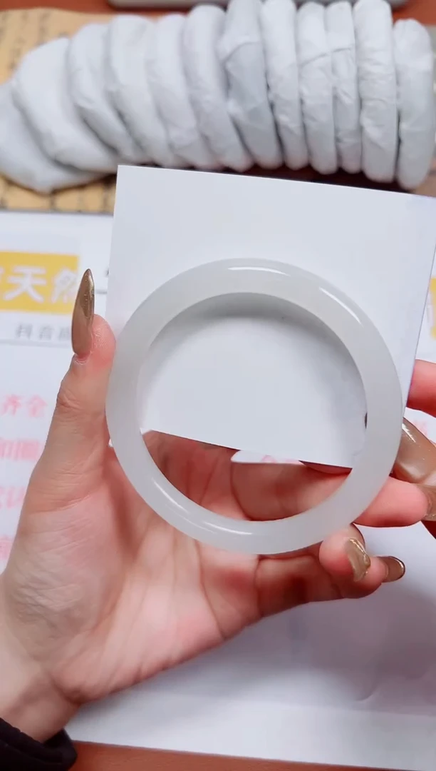 【闪购商品】石英质玉手镯未镶嵌K198-62.5