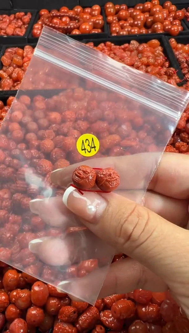 颈饰未镶嵌南红玛瑙1