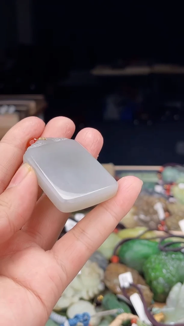 颈饰未镶嵌和田玉1