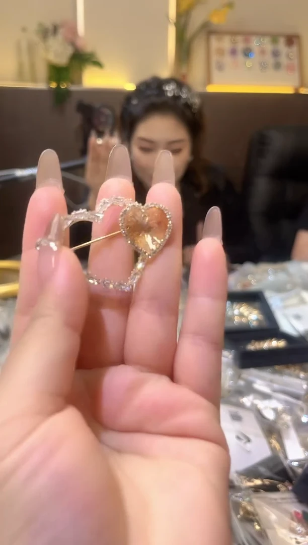 锆石铁合金精品饰界