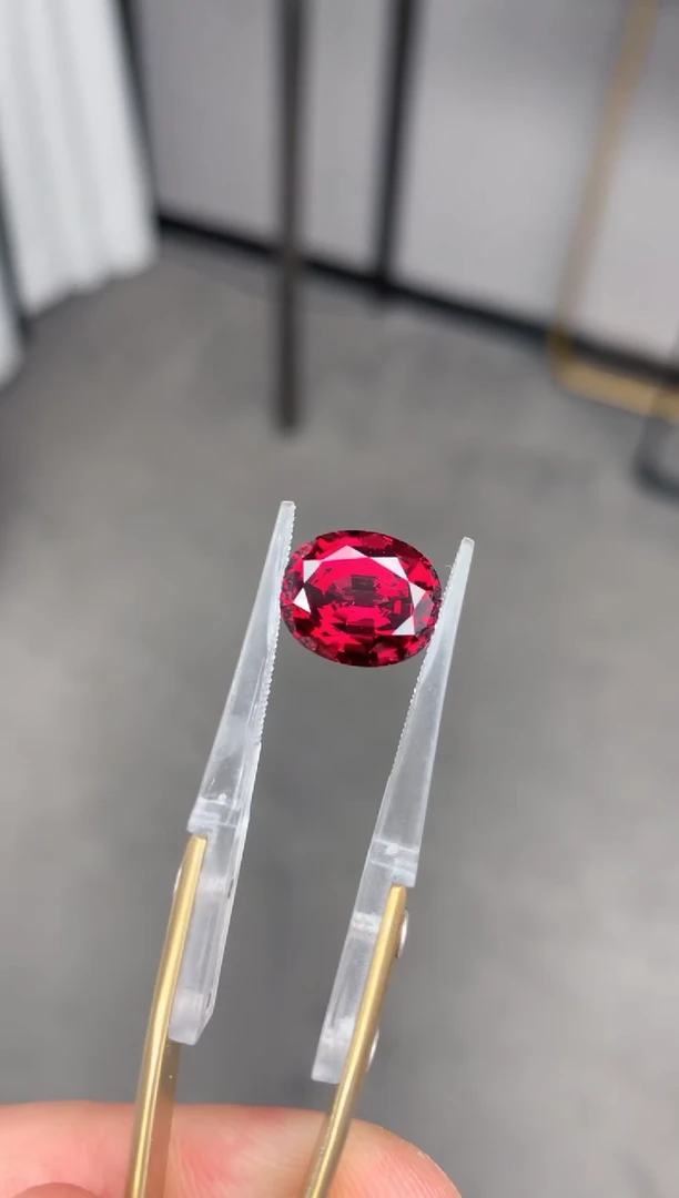 【闪购商品】石榴石裸石未镶嵌5ct 镁铝榴石椭圆 正红色