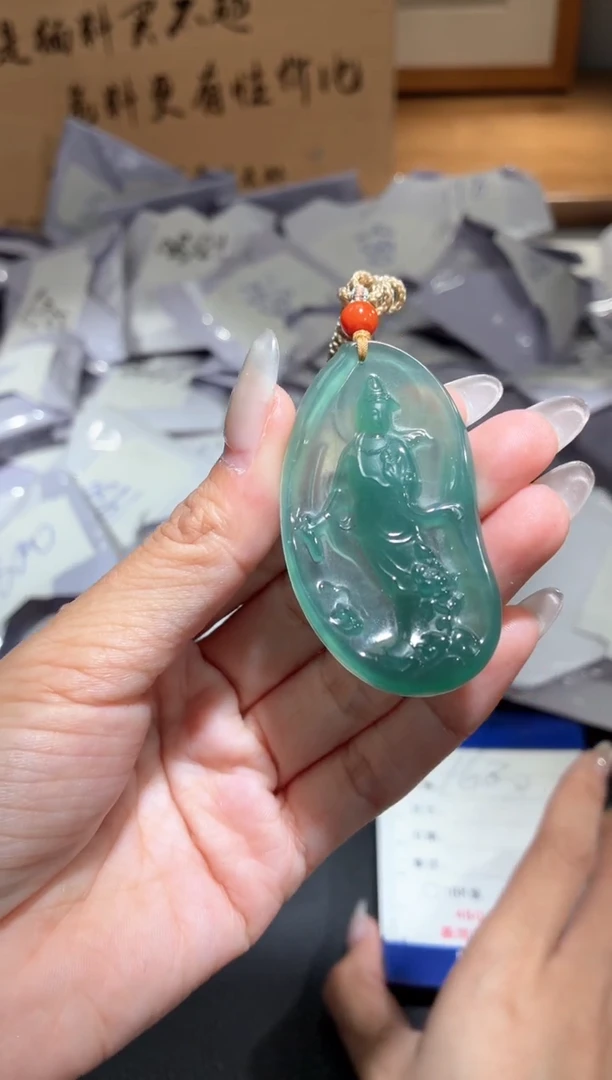 吊坠(不含链)未镶嵌翡翠观音