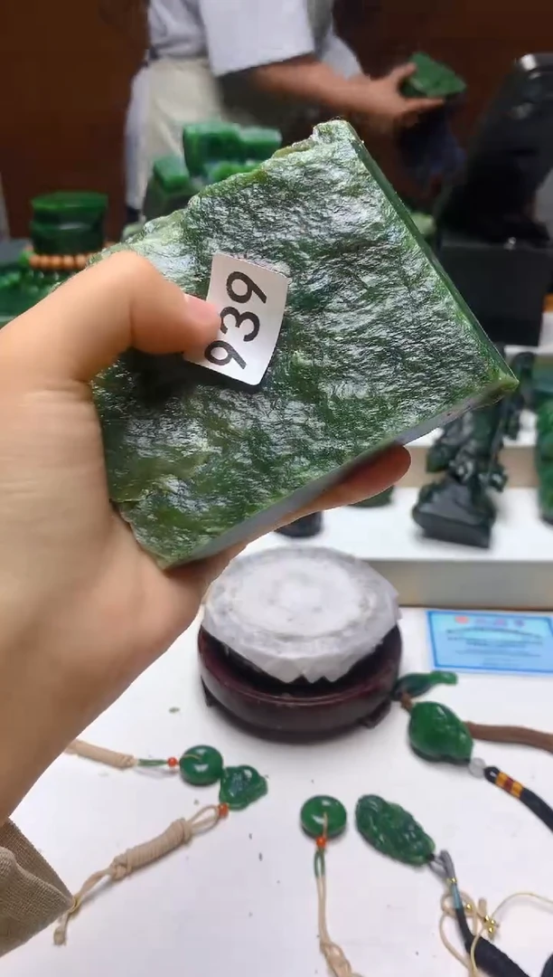 未镶嵌和田玉（碧玉）珠宝半成品0