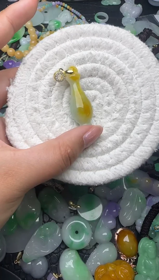 颈饰未镶嵌翡翠缅甸翡翠吊坠