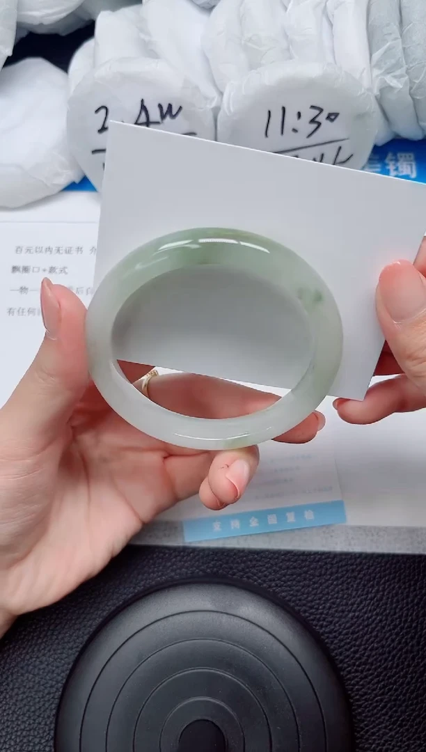 石英质玉手镯未镶嵌386-60