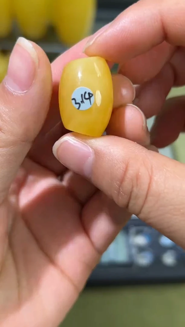 裸石琥珀未镶嵌琥珀蜜蜡吊坠