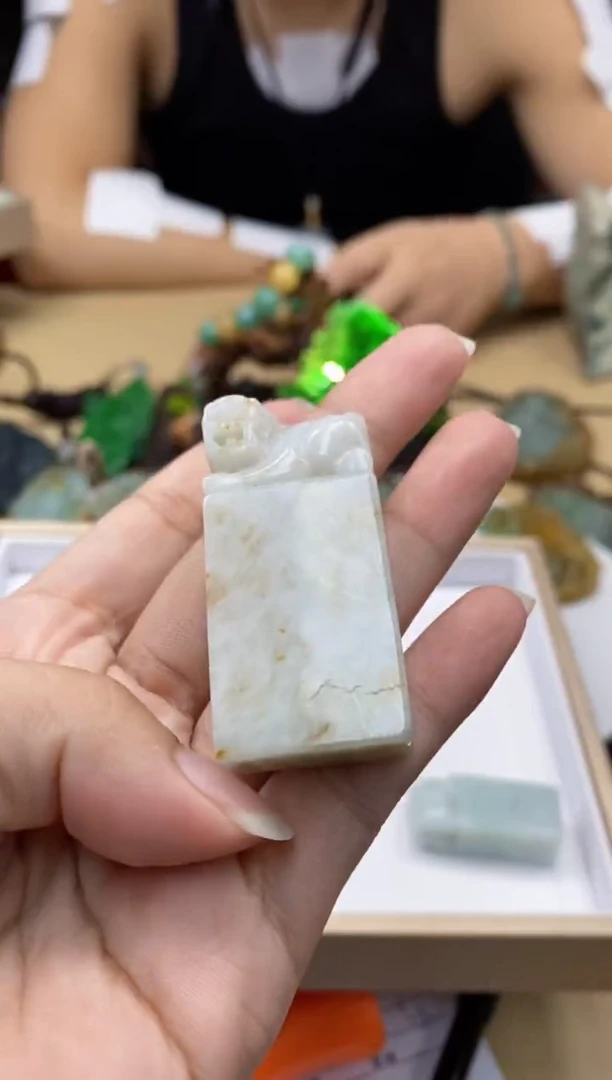 未镶嵌定制翡翠挂件