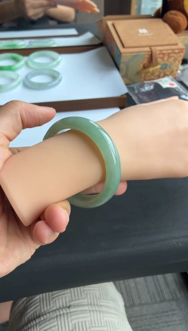 未镶嵌手镯翡翠3号55.4*12.2*8.2正圈