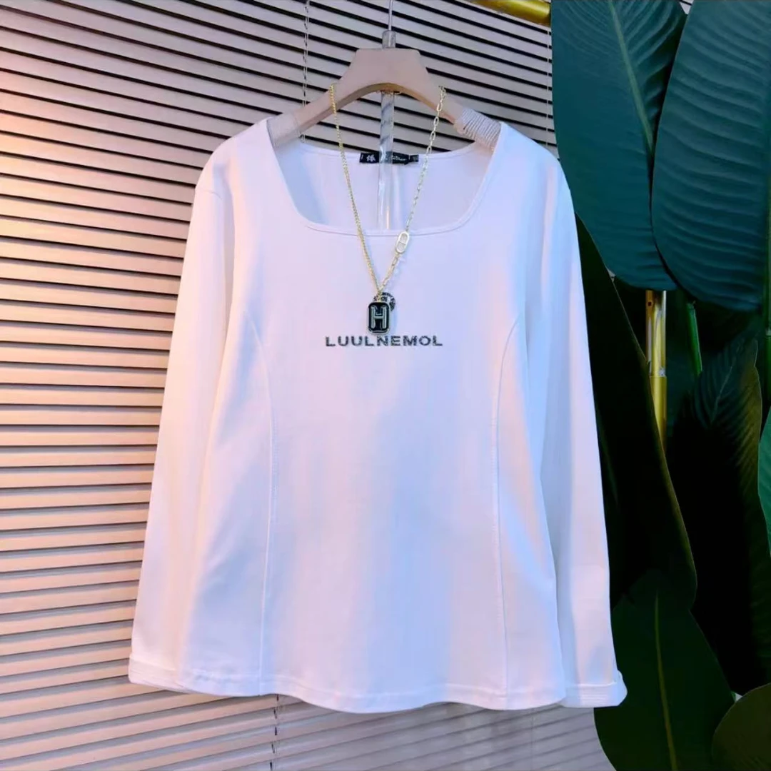 春季新款大码女装欧洲站时尚百搭大气方领重工亮钻字母衫（衣长62）