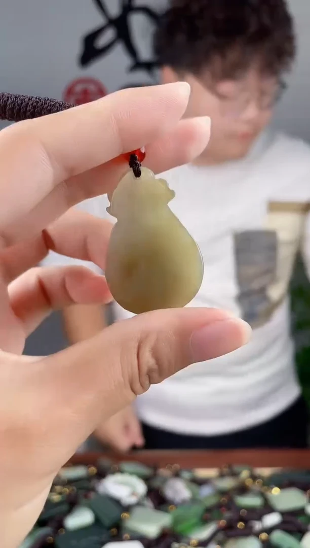 和田玉未镶嵌颈饰拍一发一，多样性发货