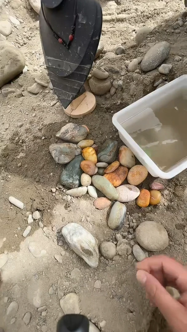 颈饰未镶嵌和田玉知*52