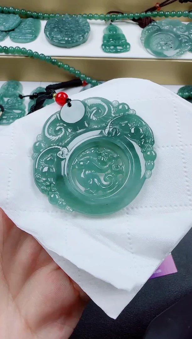 翡翠未镶嵌颈饰三羊多样性发货随机一件发货