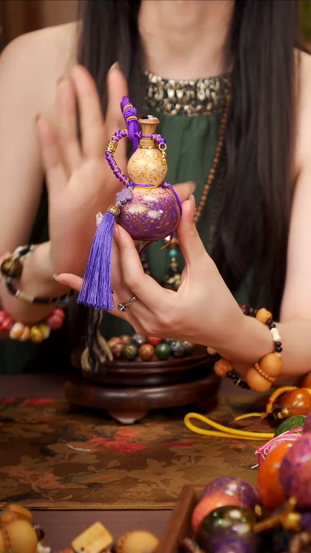 83易林大漆开口小葫芦----178