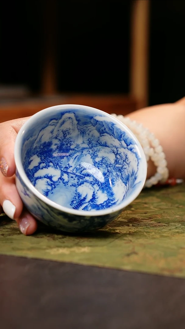 其他志军亲工寒石寻友青花杯