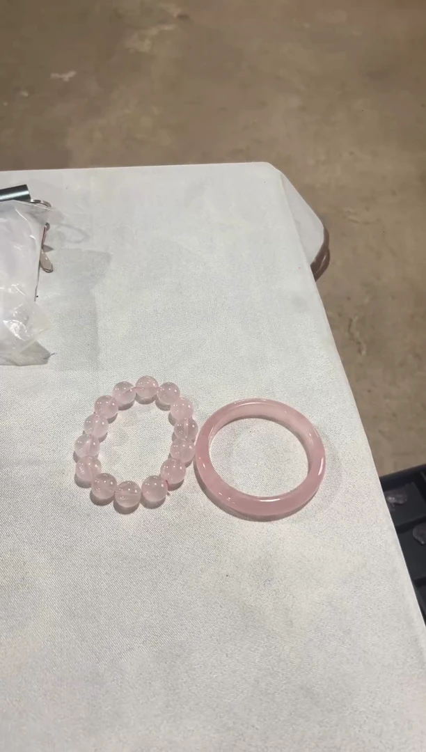 10mm手串+手镯未镶嵌芙蓉石天然粉水晶10mm手串+手镯联系客服
