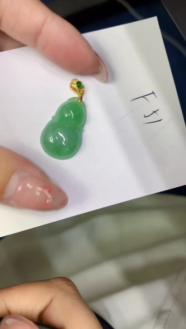 翡翠未镶嵌颈饰缅甸天然翡翠A货