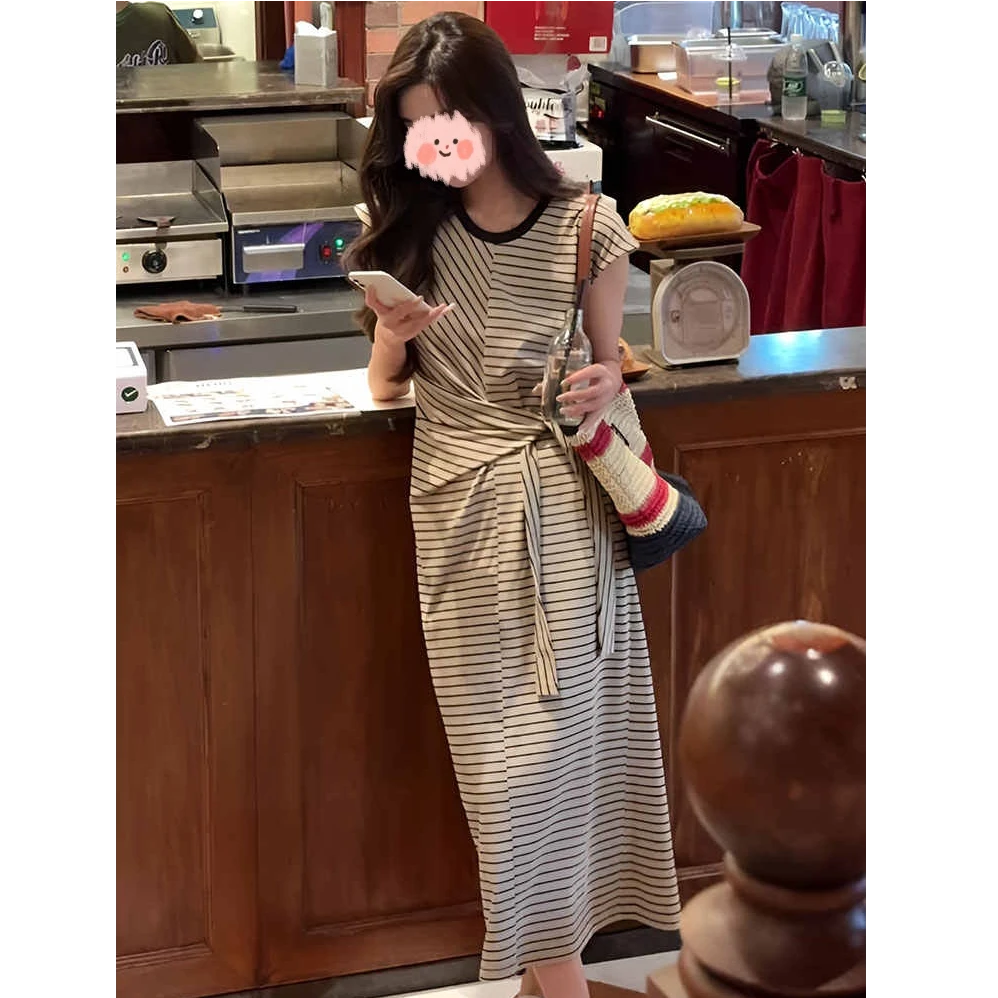 撞色条纹小飞袖t恤连衣裙女2025夏季穿搭收腰绑带显瘦气质长裙子