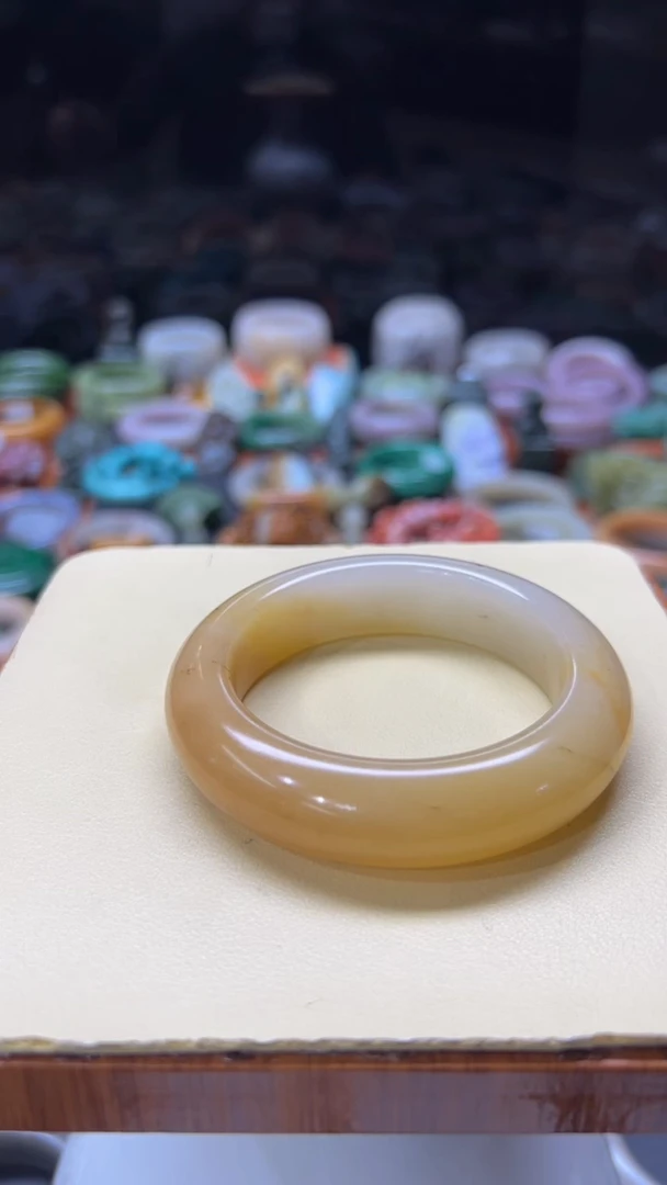 【闪购商品】石英质玉手镯未镶嵌079