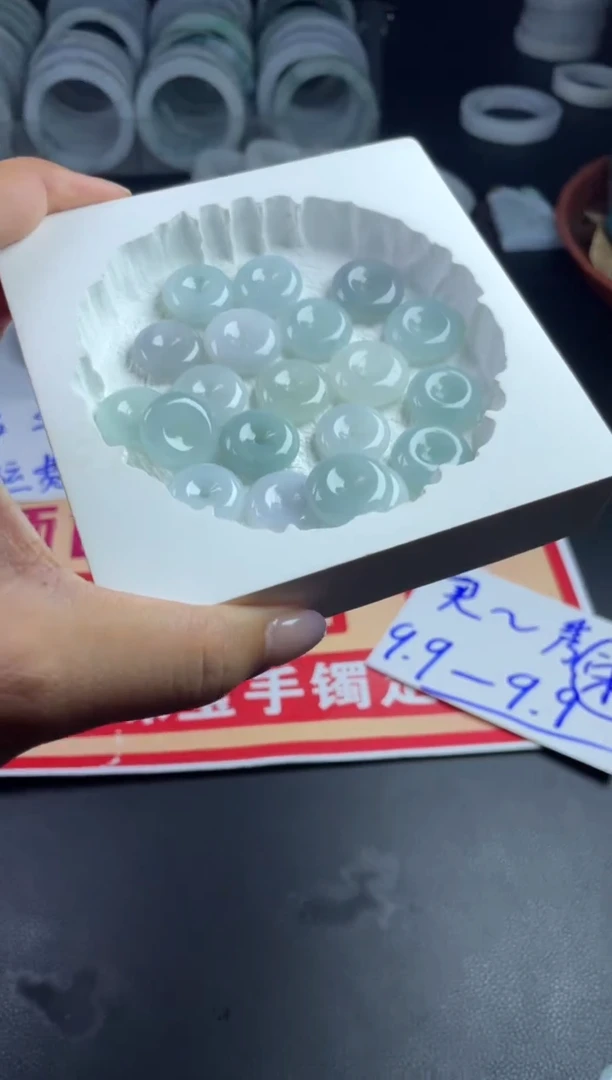 翡翠未镶嵌颈饰平安扣多样性发一