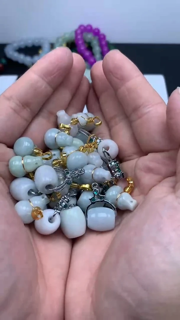 颈饰未镶嵌翡翠葫芦