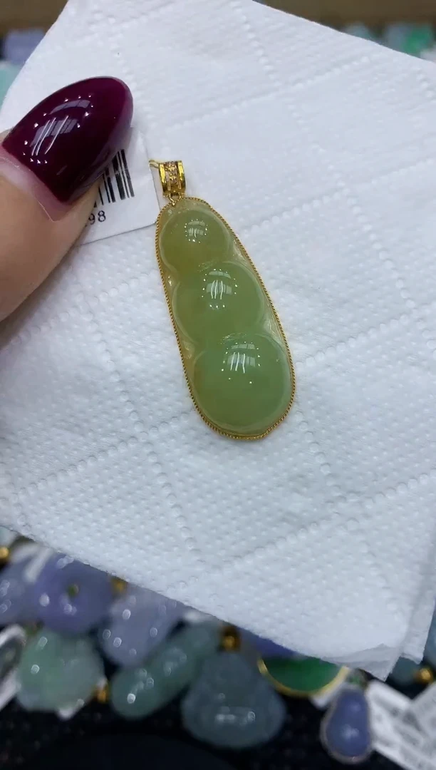 翡翠18K金镶嵌颈饰111111111111