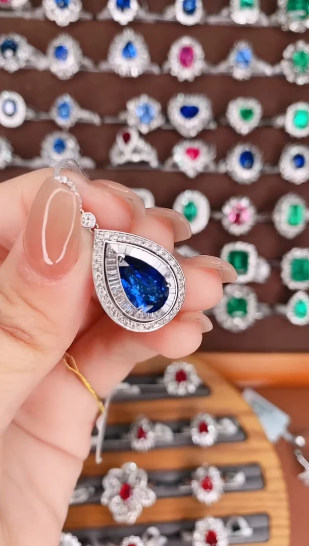 【闪购商品】蓝宝石18K金吊坠18K金镶嵌2.64克拉