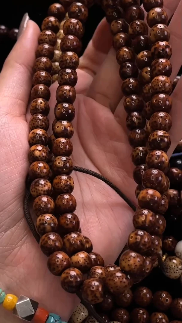 吊坠星月菩提精工级中珀花皮9*8长串