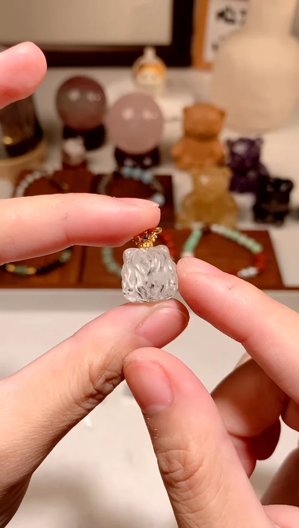 未镶嵌颈饰水晶白水晶醒狮皇冠吊坠 多样性发一