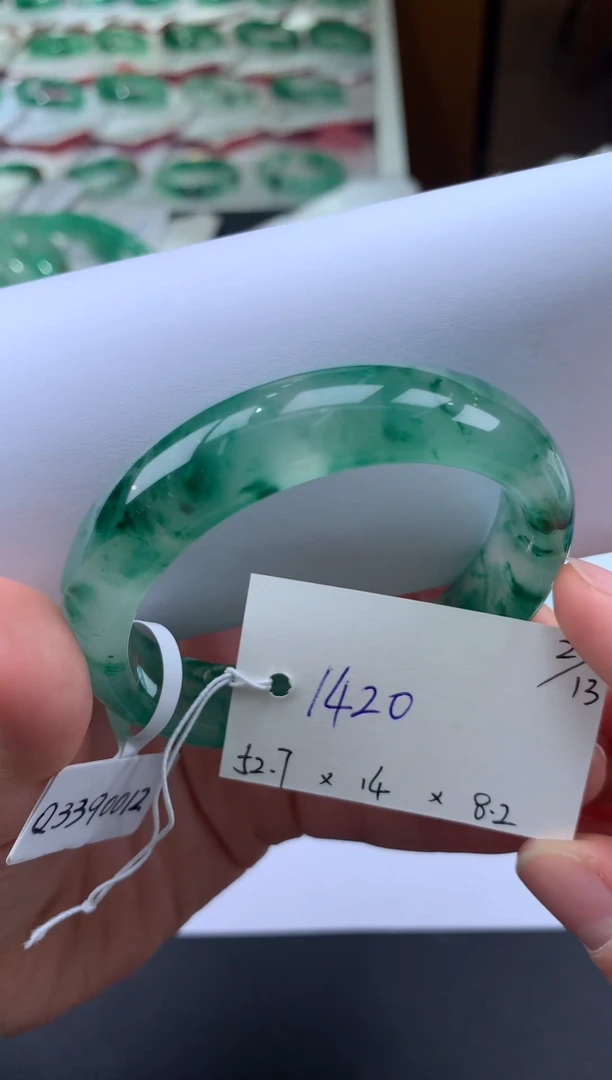 【闪购商品】石英质玉手镯未镶嵌天然玉石非洲翠手镯