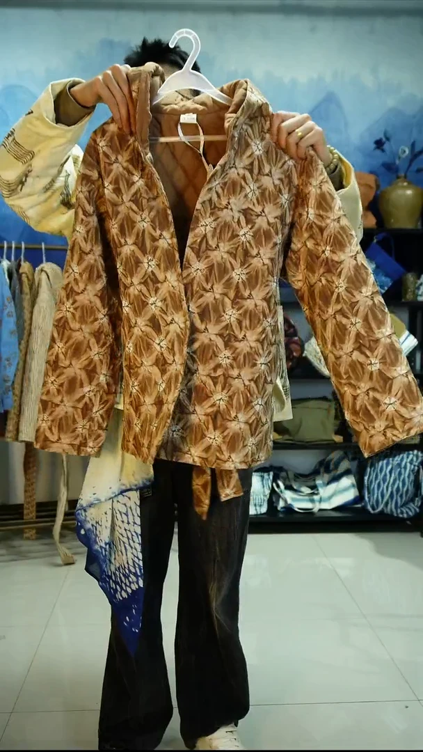 织绣新款手工柿染满扎小蜜蜂棉服