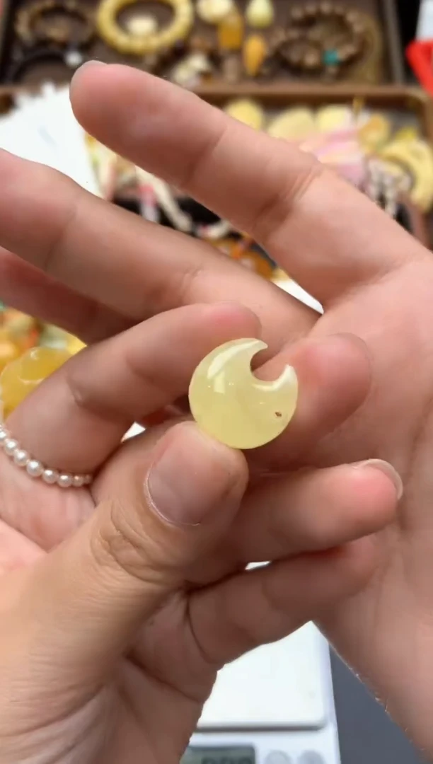 【闪购商品】琥珀珠宝奇石未镶嵌055琥珀蜜蜡花粉有纹小坑介意勿拍