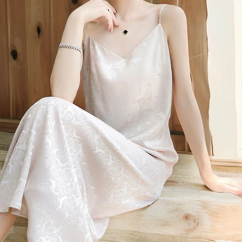 夏季新款内搭吊带裙玫瑰白色连衣裙女长裙子百搭古风慵懒3006