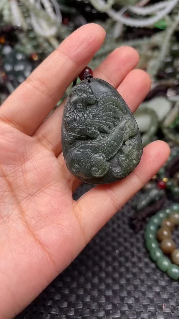 颈饰未镶嵌和田玉1
