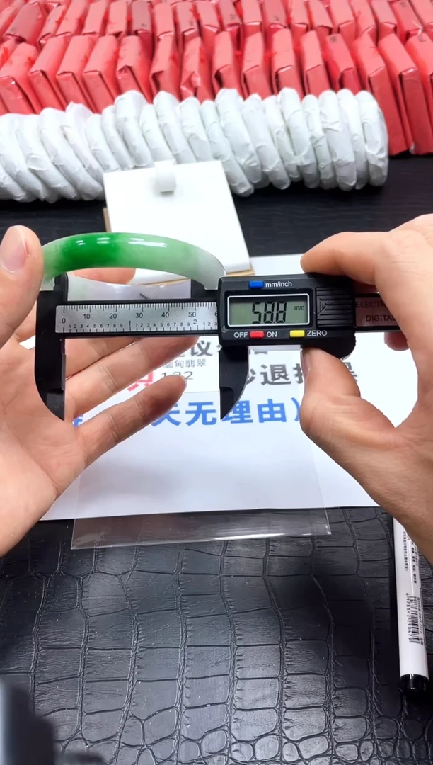 翡翠手镯未镶嵌所见所得，高冰美人镯