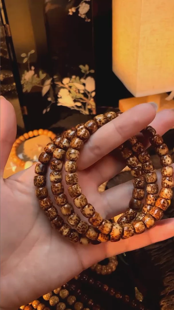 手串星月菩提精工级中珀花皮直切手串（B）
