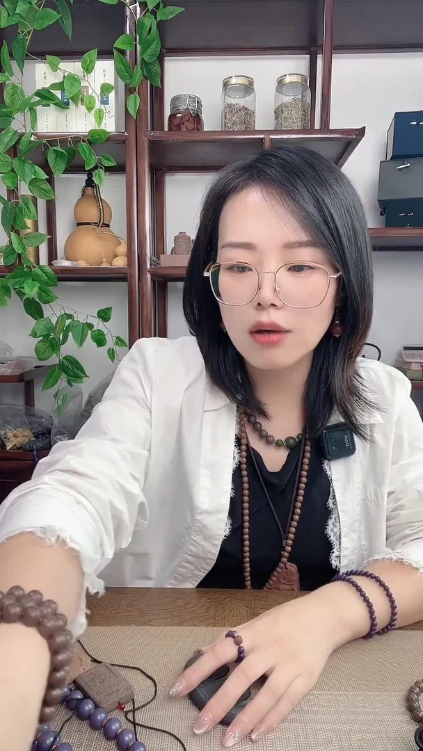 泥塑瑕疵款的首乌梳子