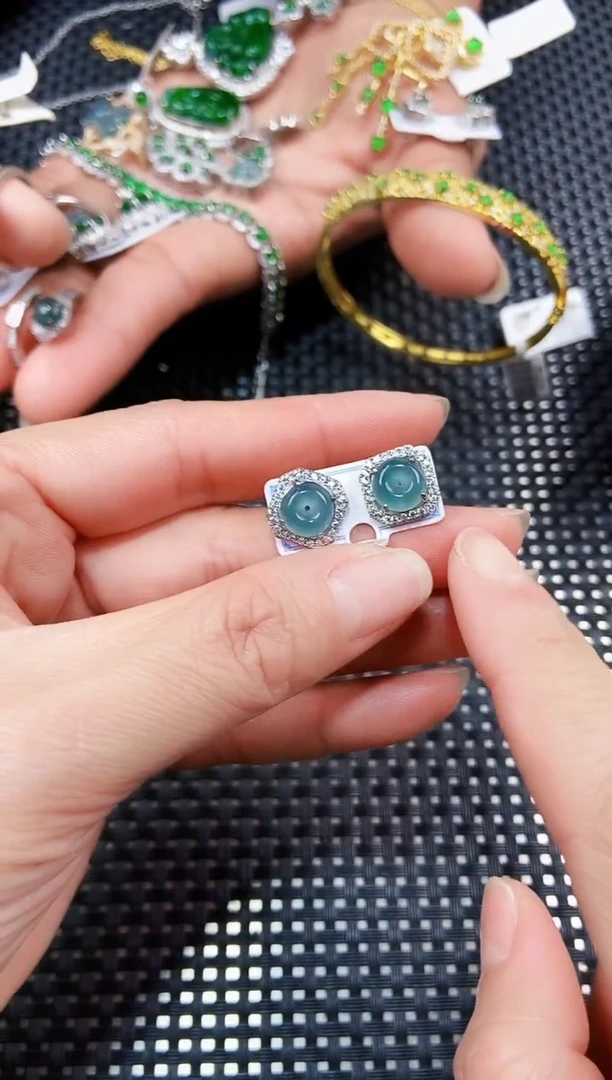 【闪购商品】翡翠耳饰未镶嵌111111111