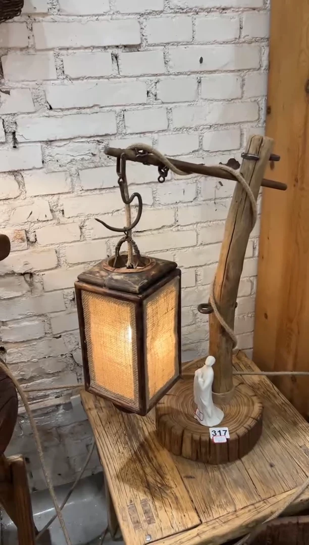 木（非红木类）台灯