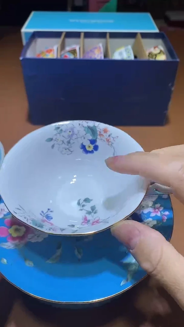 瓷片碗碟好物一件不留@@1
