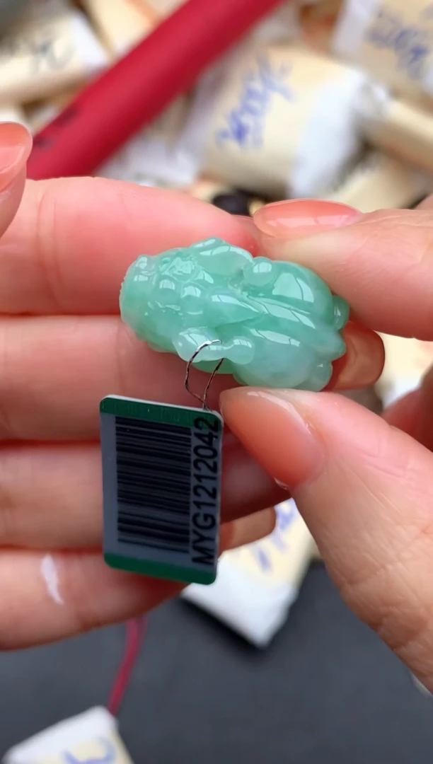 未镶嵌挂件翡翠1