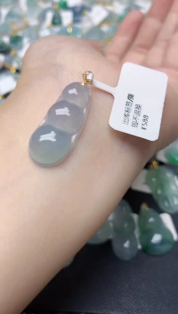 颈饰18K金镶嵌翡翠天然缅甸A货翡翠