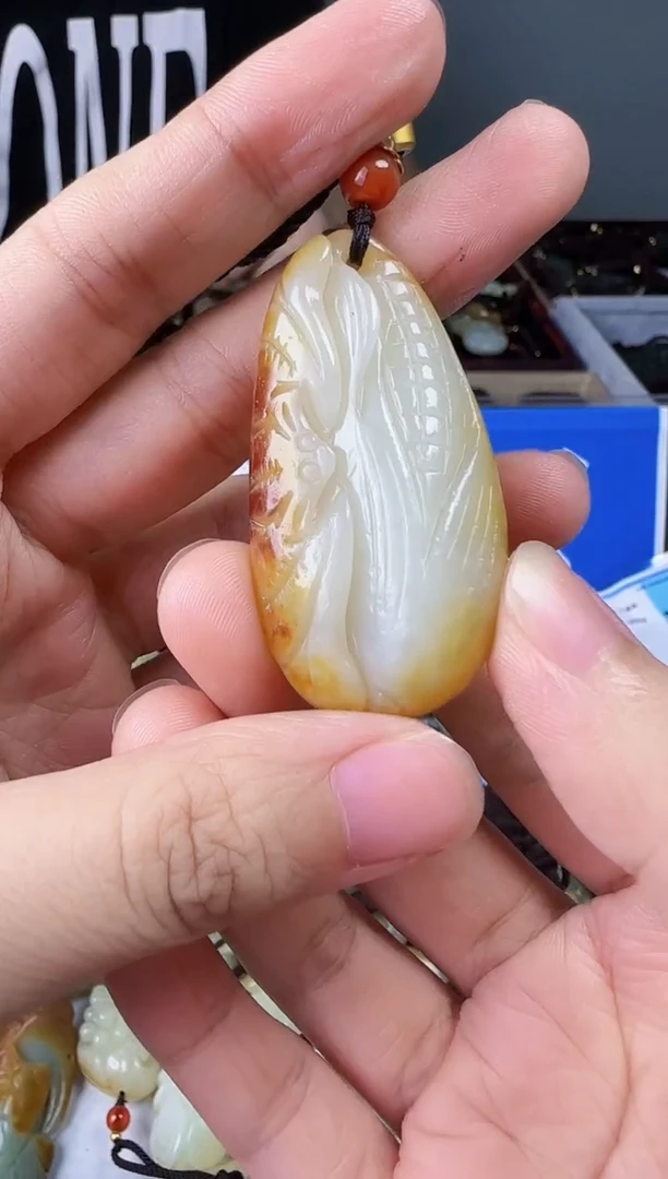 和田玉未镶嵌颈饰1