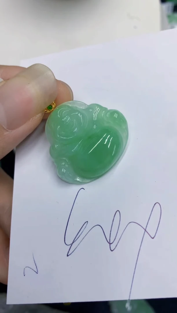 翡翠18K金镶嵌颈饰11111111111