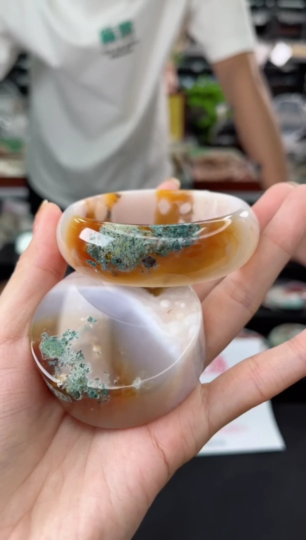 【闪购商品】石英质玉手镯未镶嵌57圈口（赠品镯心）3931196