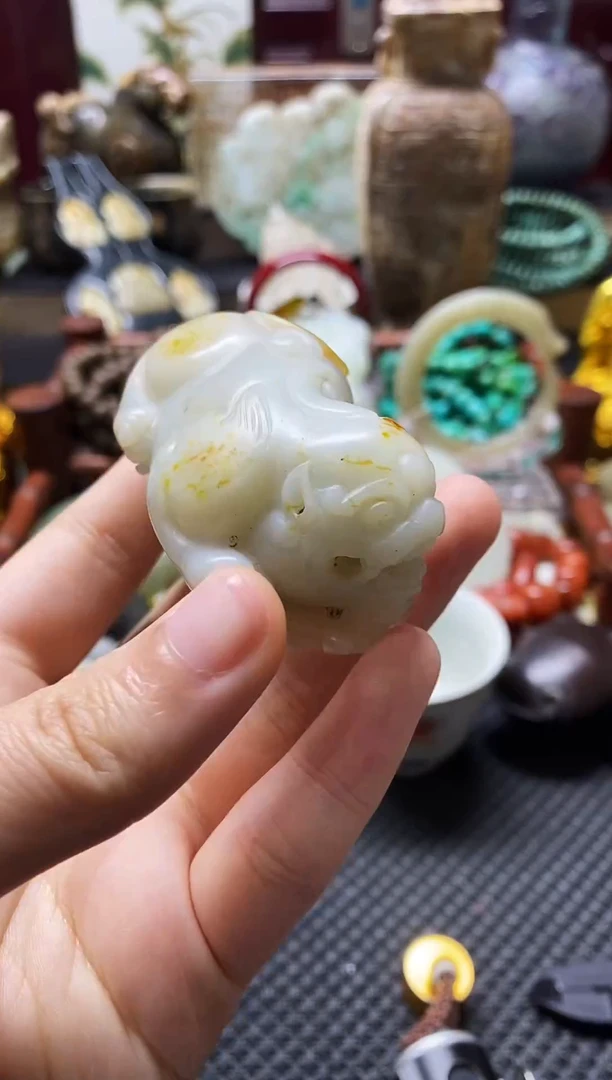 未镶嵌和田玉挂件貔貅