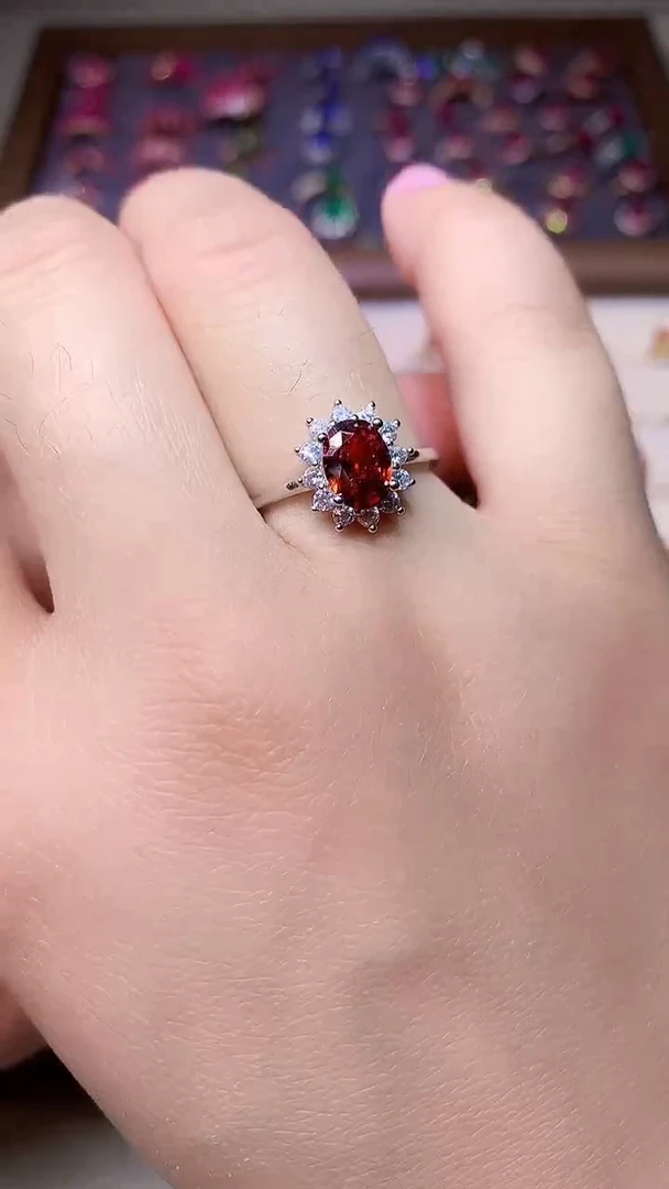 【闪购商品】石榴石戒指银S925镶嵌000