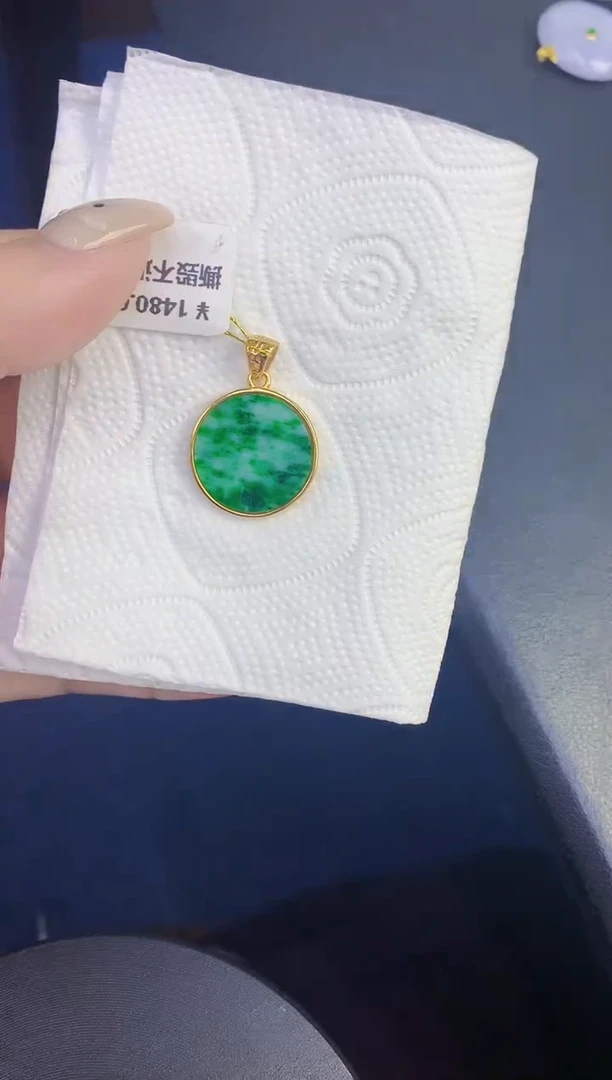 颈饰未镶嵌翡翠缅甸天然翡翠A货