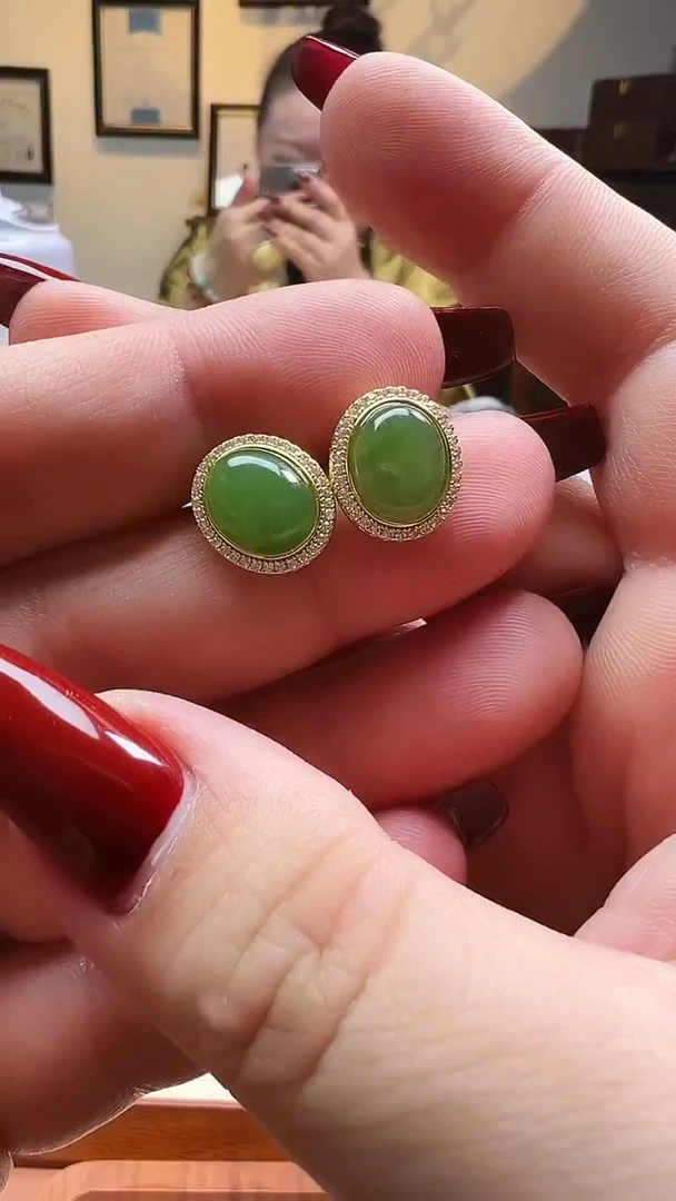 银S925镶嵌和田玉耳饰碧玉蛋面耳钉